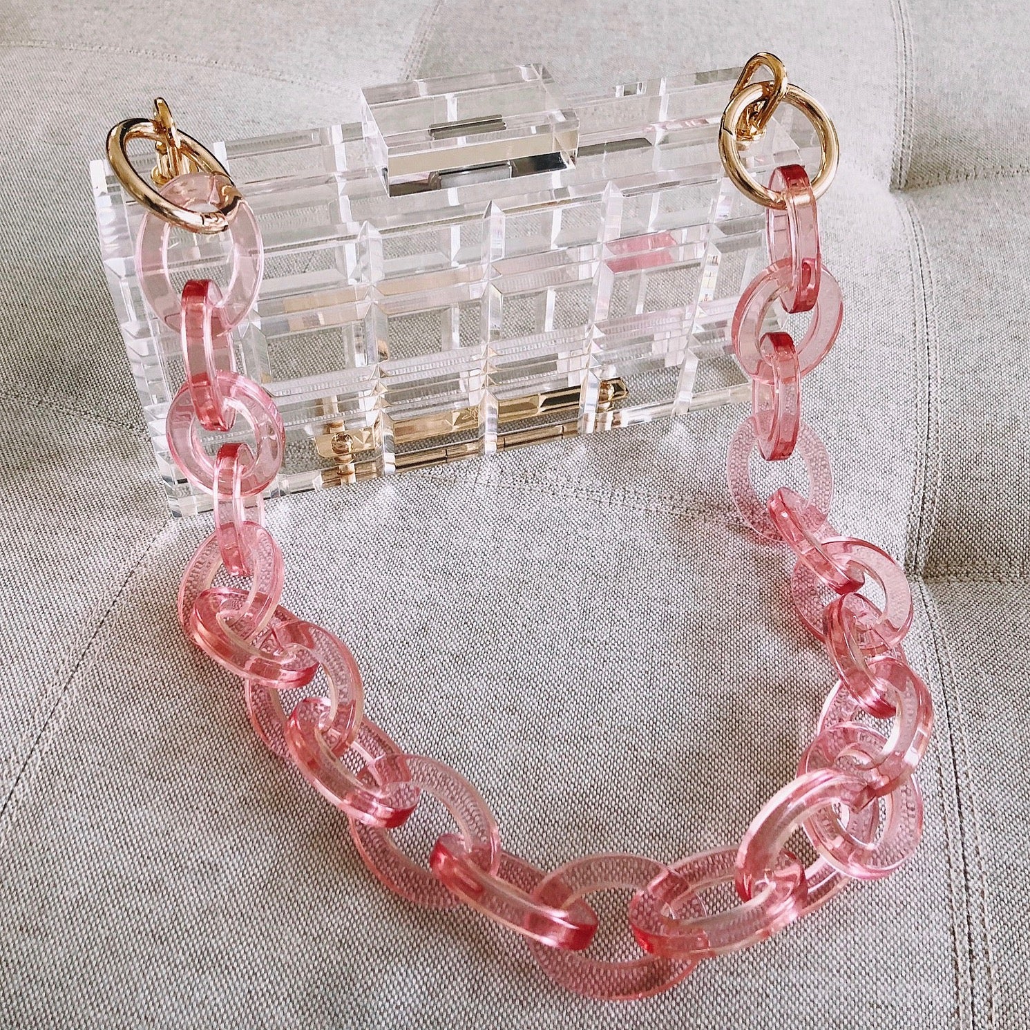 Lucite Grace with Chain – L'AFSHAR
